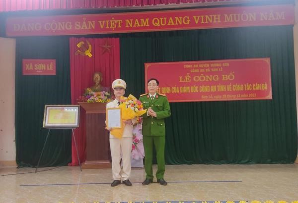 TRAO QUYẾT ĐỊNH ĐIỀU ĐỘNG, BỔ NHIỆM TRƯỞNG CÔNG AN XÃ SƠN LỄ
